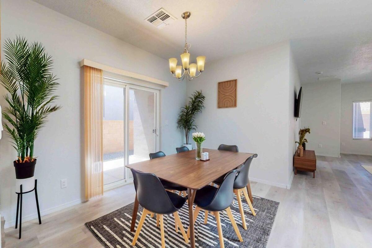 Modern Home 3Br Next To Airport, Netflix, Casino Albuquerque Exteriör bild