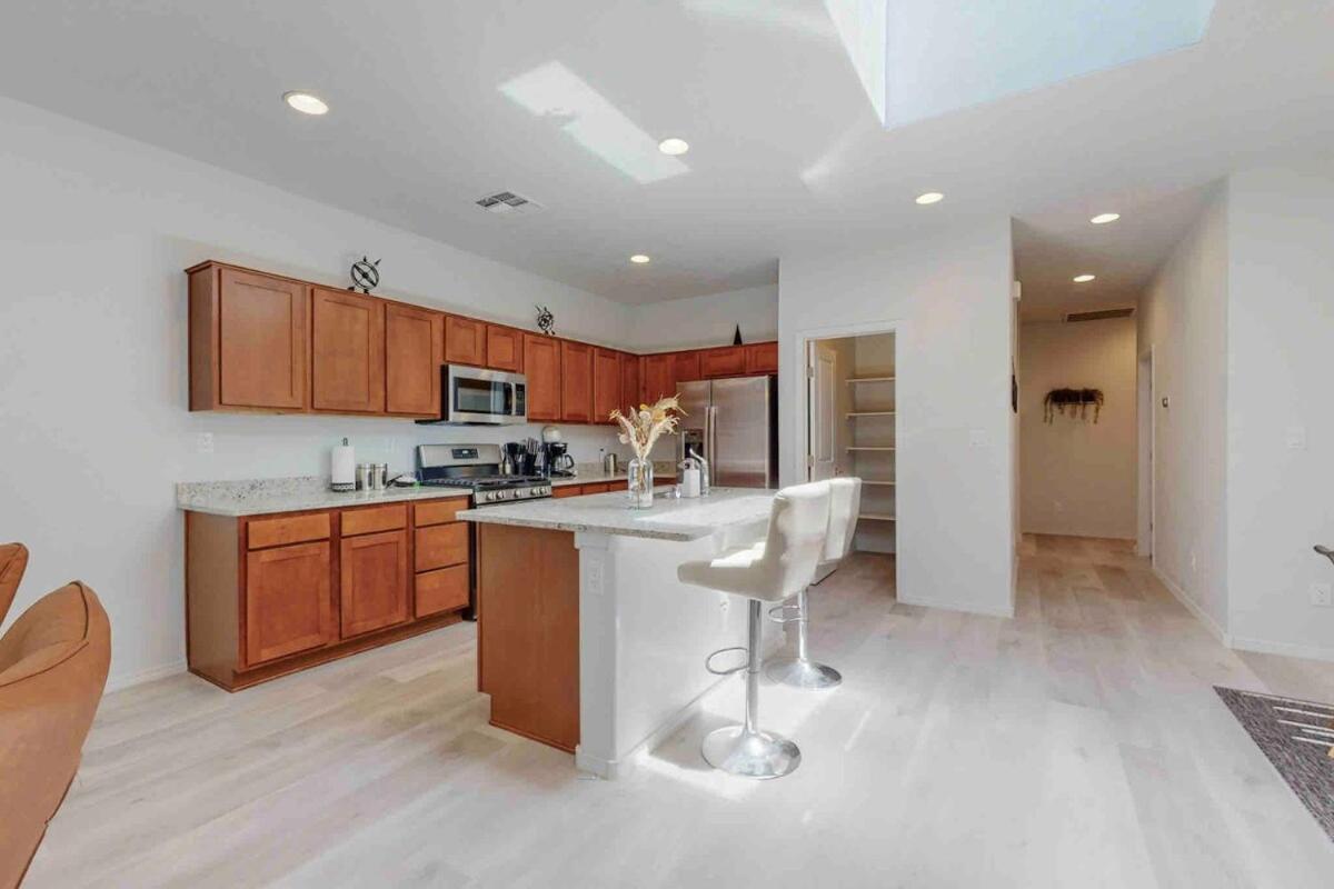 Modern Home 3Br Next To Airport, Netflix, Casino Albuquerque Exteriör bild